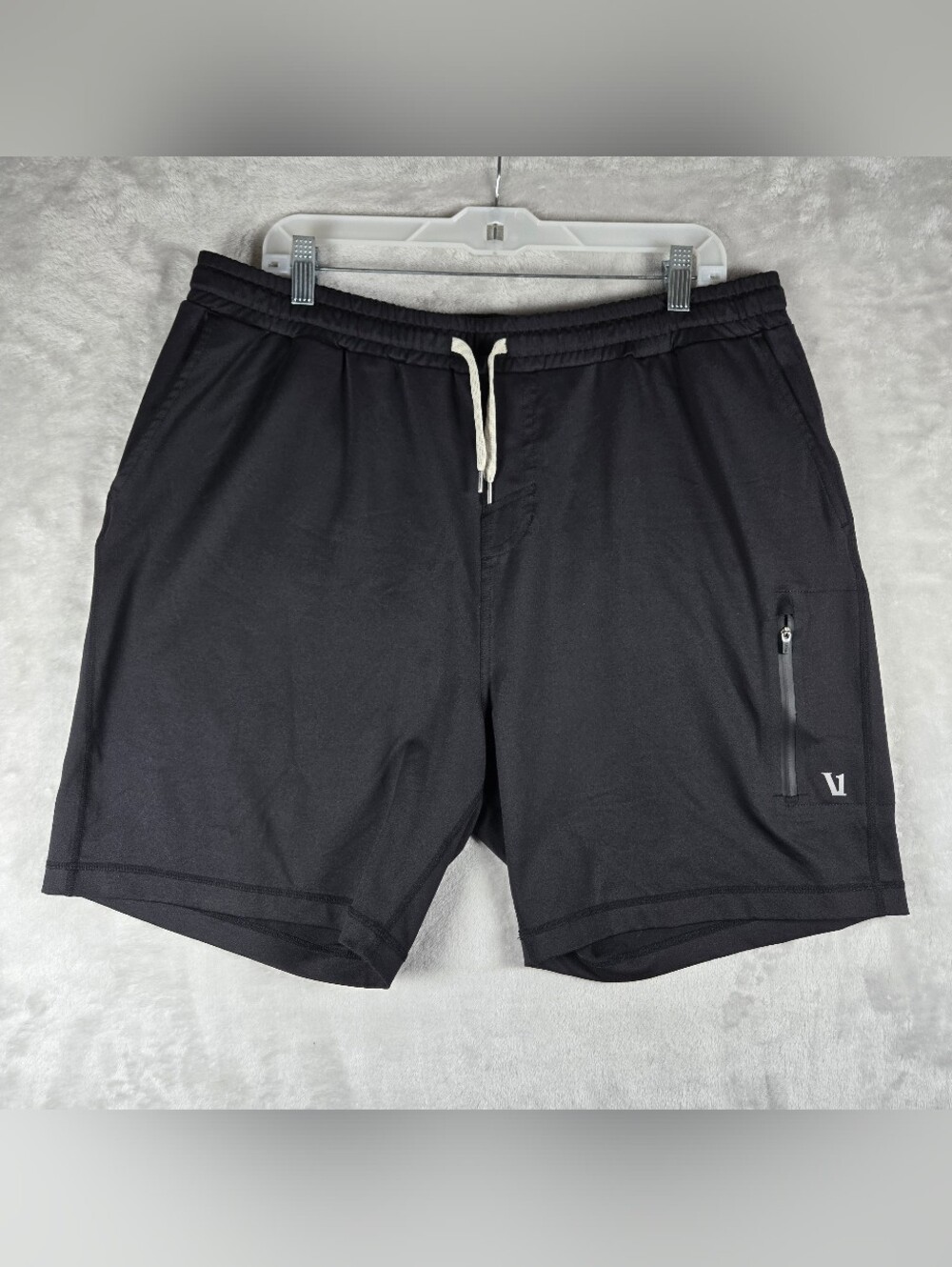 Vuori Sunday Performance Shorts Mens Size XXL 2XL Black Drawstring Athletic 7”